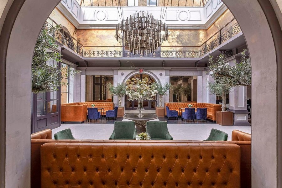 Oatlands Park Hotel Foyer