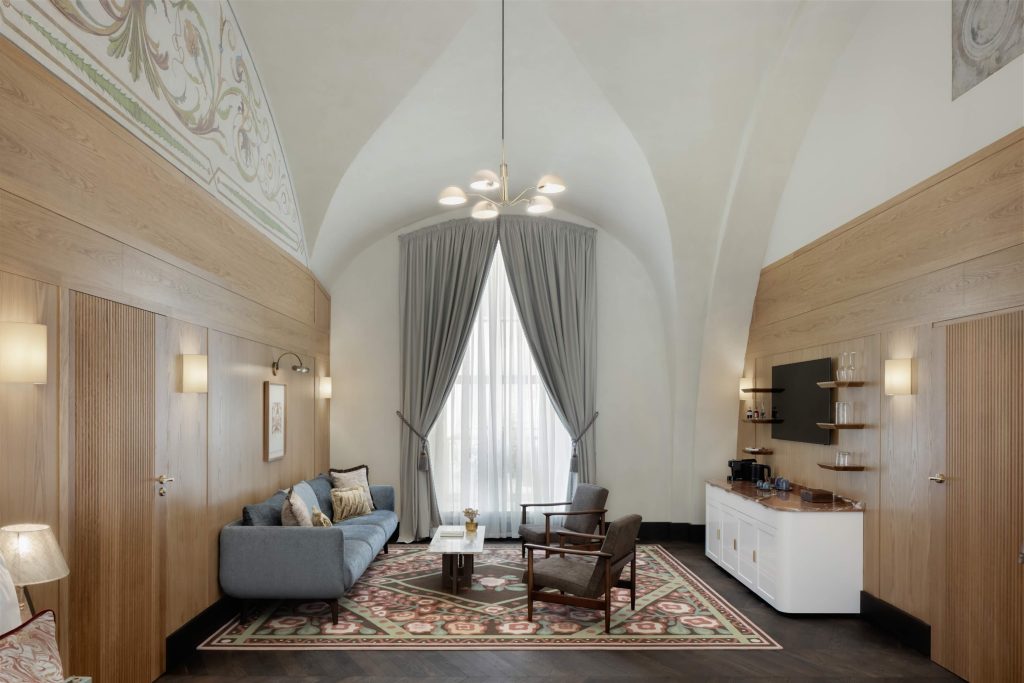 Chapel Suite