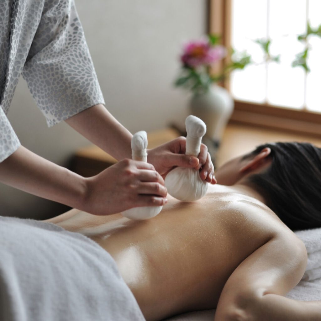 A treatment at HOSHINOYA Tokyo's Otemachi Onsen